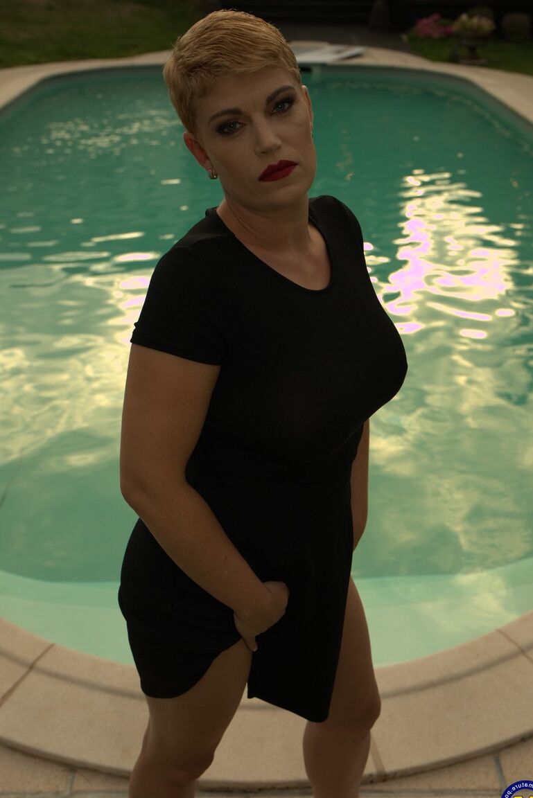 21P Magrinha adolescente Lina Luxa