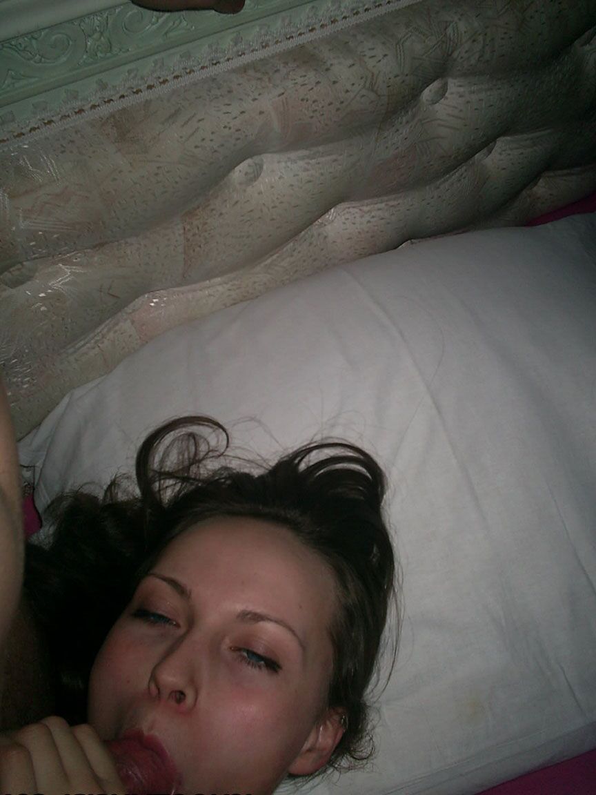 20P Amateur girlfriend Tanya getting woken up and dicked in the dark