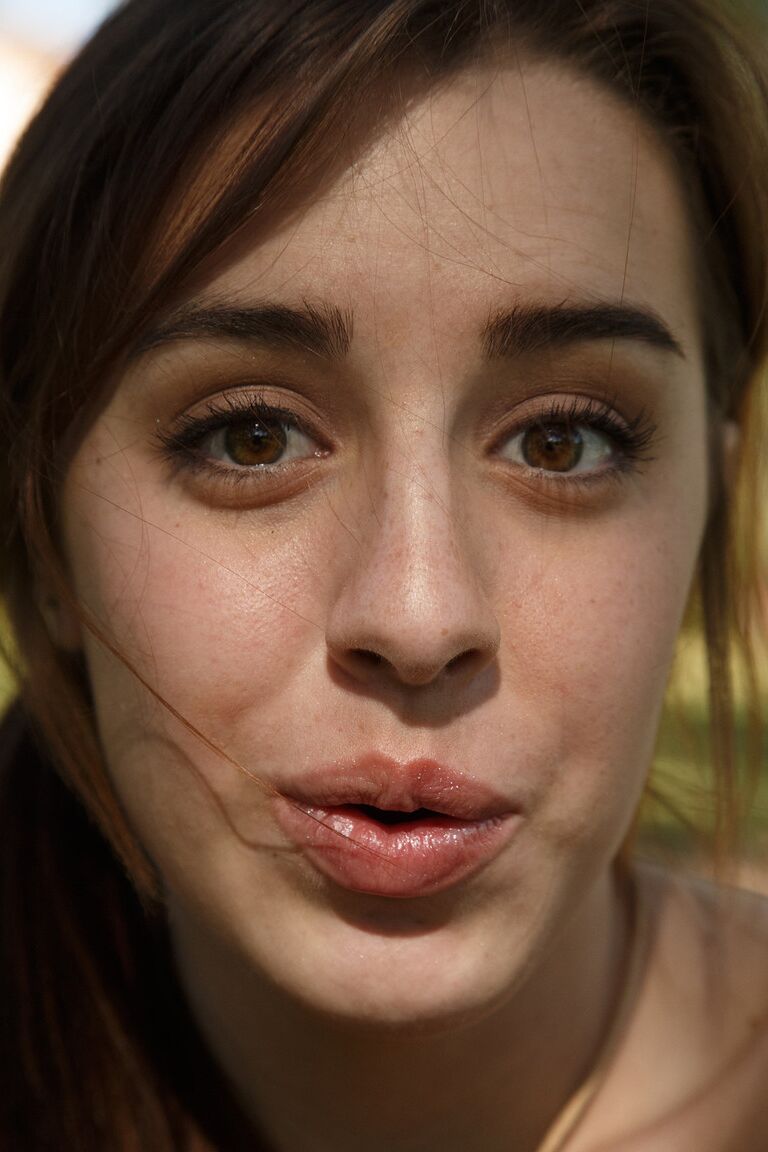 11P La novia adolescente Lanie Morgan revela sus grandes tetas naturales