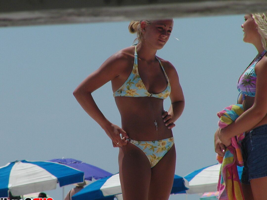 12P GND Candids Cute teens in bikinis