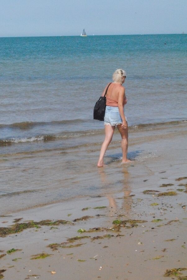20P Older platinum blonde Dimonty takes a dip in the ocean while totally naked