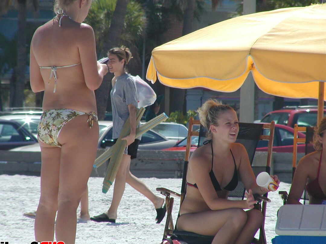 12P GND Candids тинки в бикини на пляже
