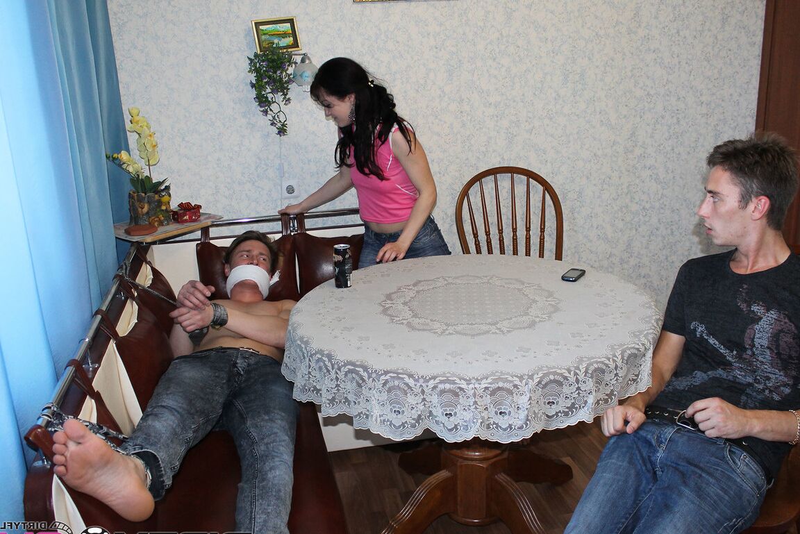 21P Luna invites a stranger and fucks him in front of her tied up cuckold