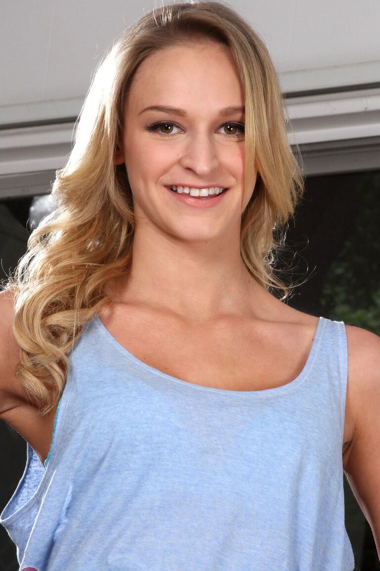 21P ATK Petites Emma Hix