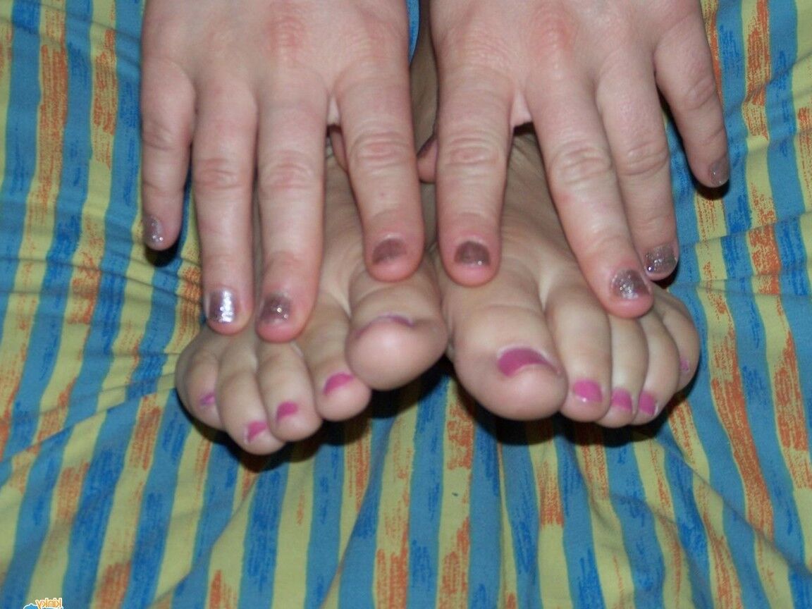 16P MILF Toni Faye dá footjob mais foda e anal