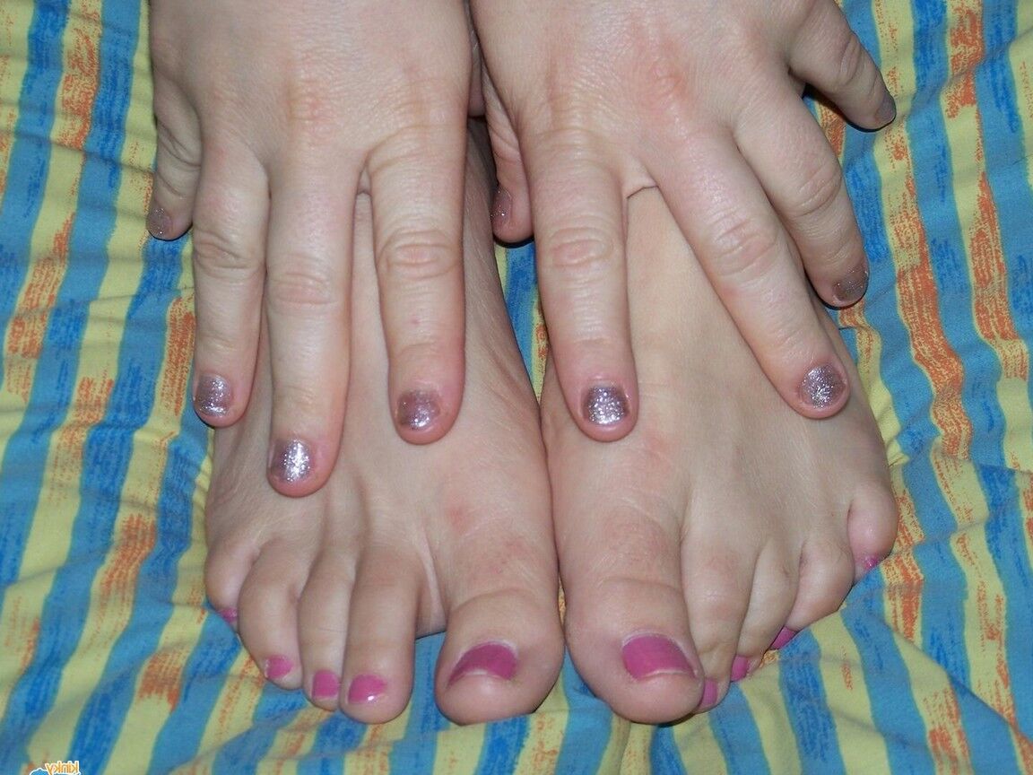 16P MILF Toni Faye dá footjob mais foda e anal