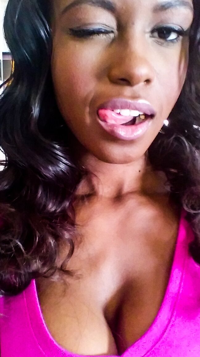 21P Ebony with big juggs Jezabel Vessir gets her muff stuffed with a white dong