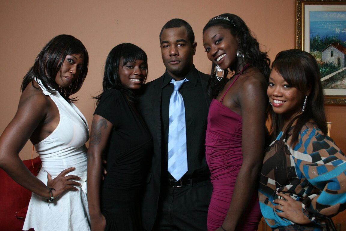 20P Brunette ebonies and Rayne Falls letting out their bubble butts and big tits