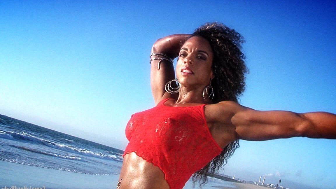 21P Fille Musclée Flix Alexis Ellis