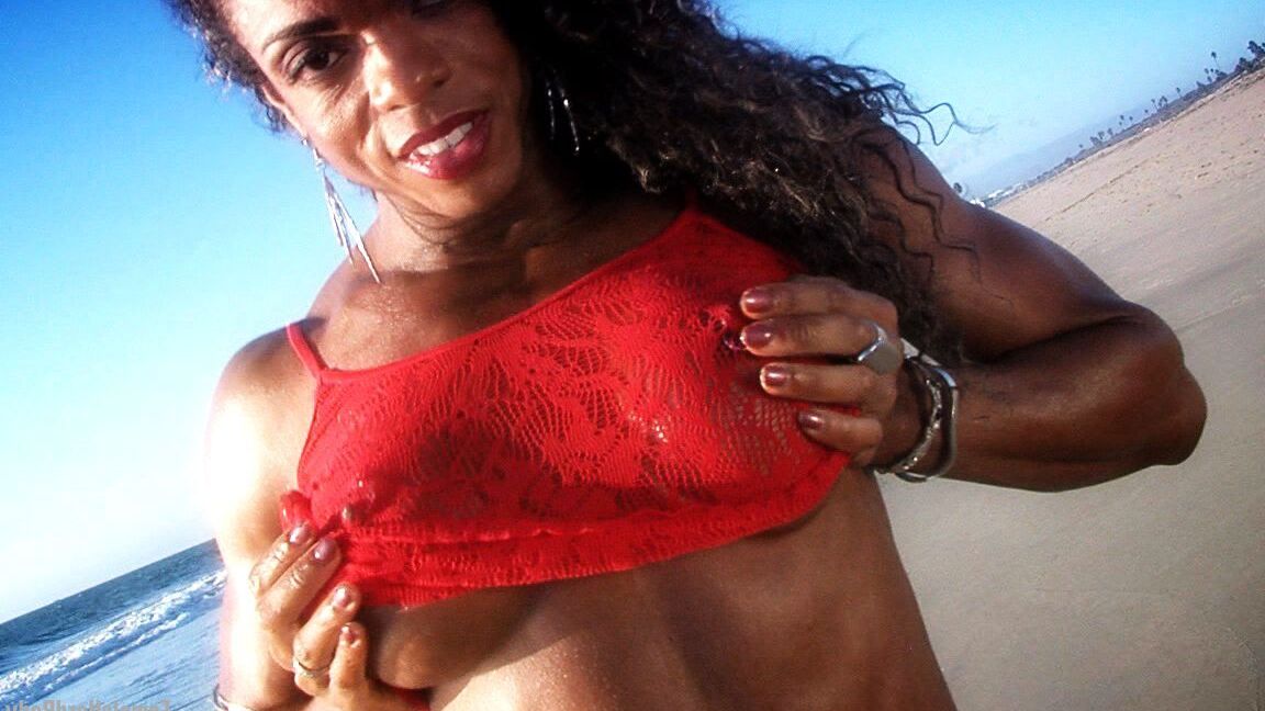 21P Fille Musclée Flix Alexis Ellis