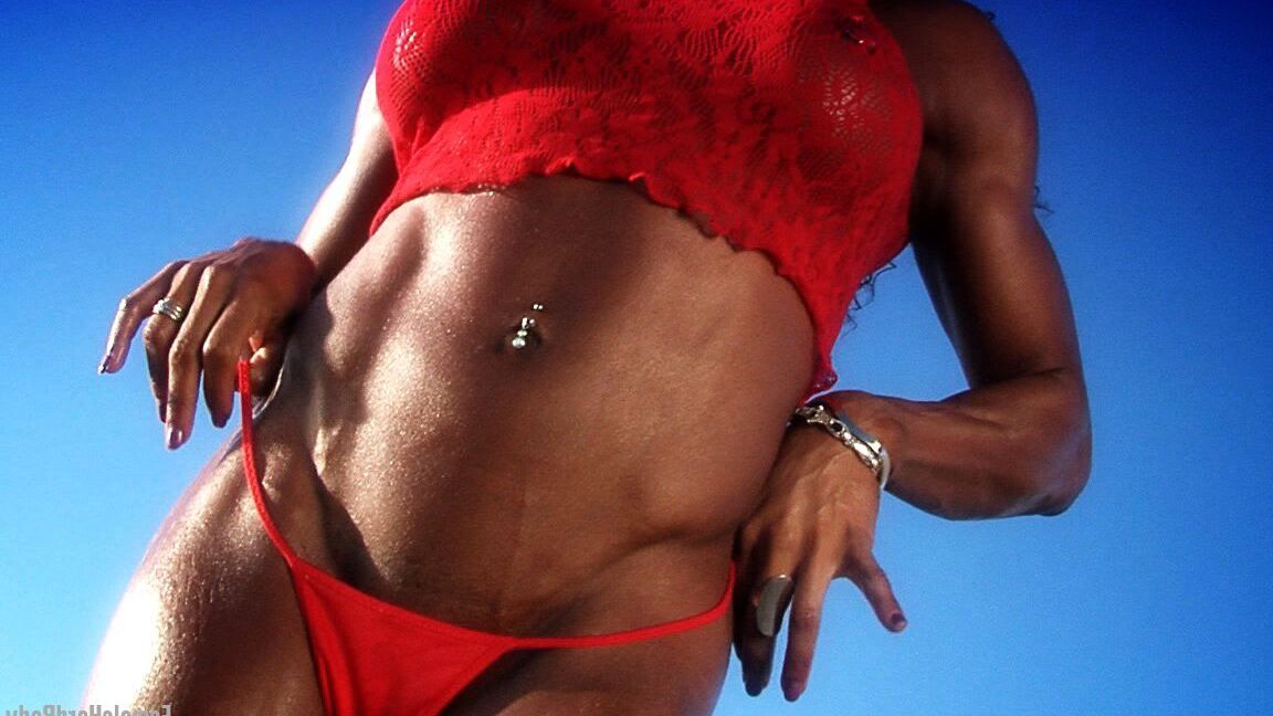 21P Fille Musclée Flix Alexis Ellis