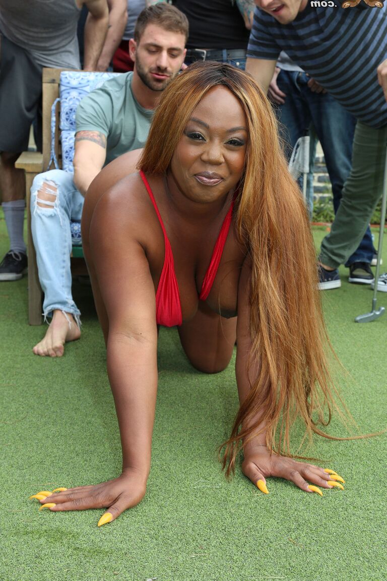 21P Ebony nympho with a huge ass Jayden Starr enjoys an outdoor IR gangbang