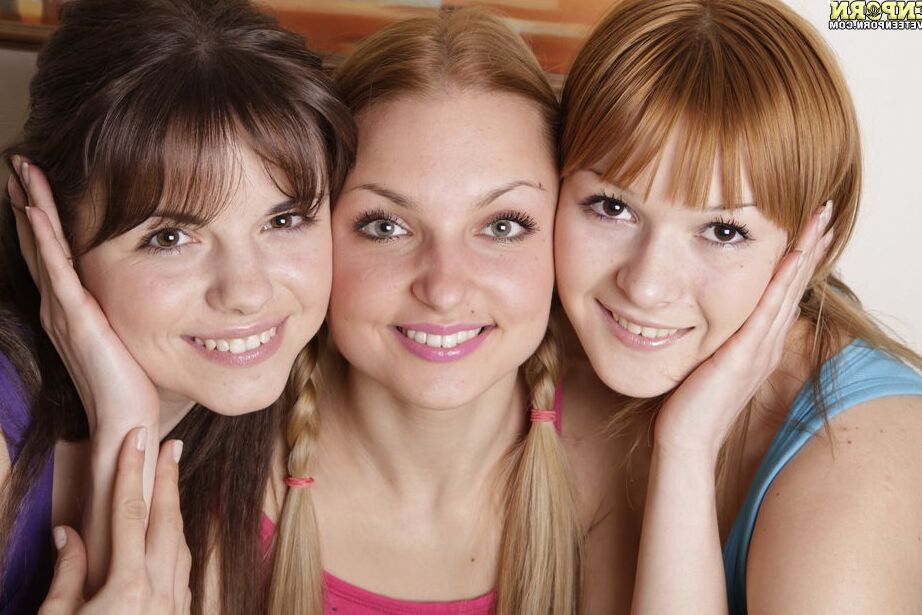 20P 3 young lesbians line up their bare asses in a row after getting undressed