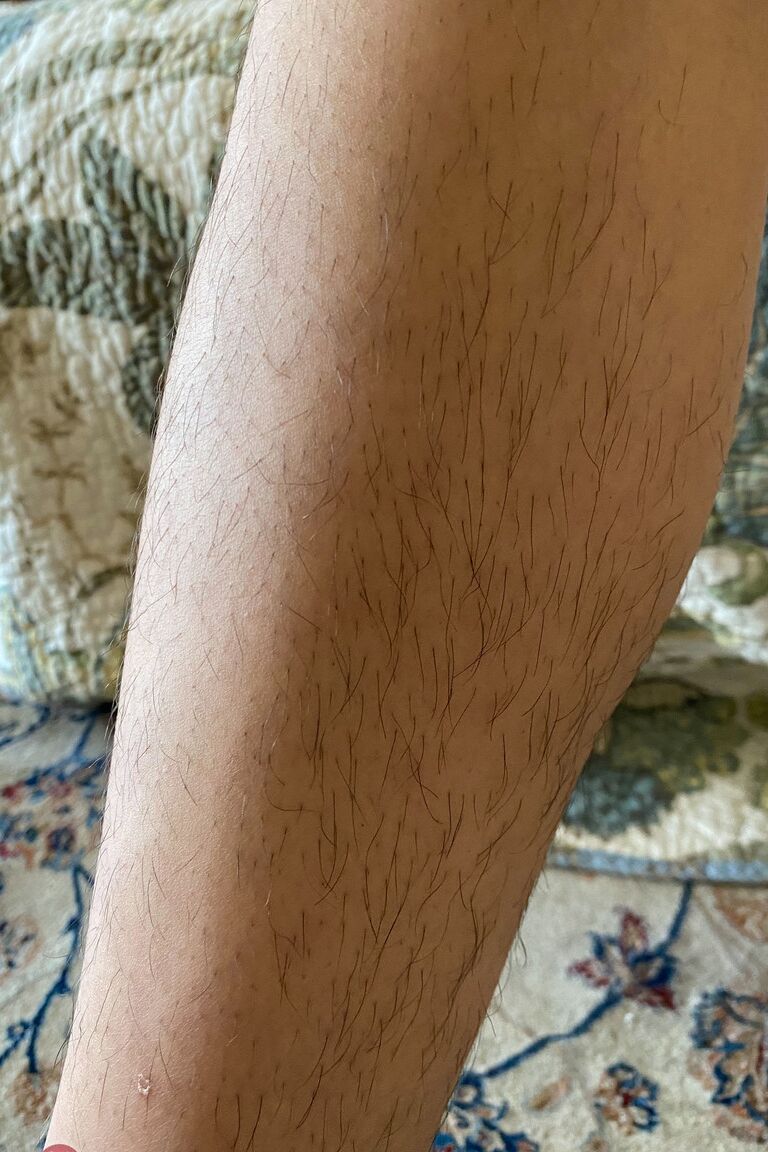 21P Adorable amateur babe Mi Ha Doan uncovers her hairy twat and legs in a solo