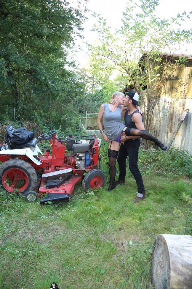 19P Short haired cougar fucks the young farmer that has some to fix her ride