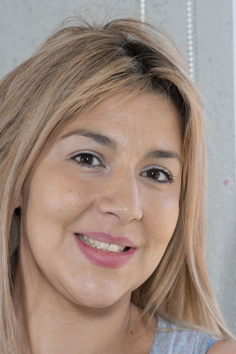 21P La rubia gordita Priscila muestra sus enormes tetas, su culo y su entrepierna peluda