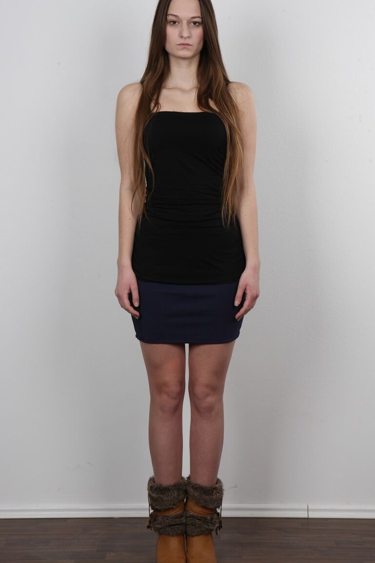 20P Long haired girl takes off all her clothes to model in the nude