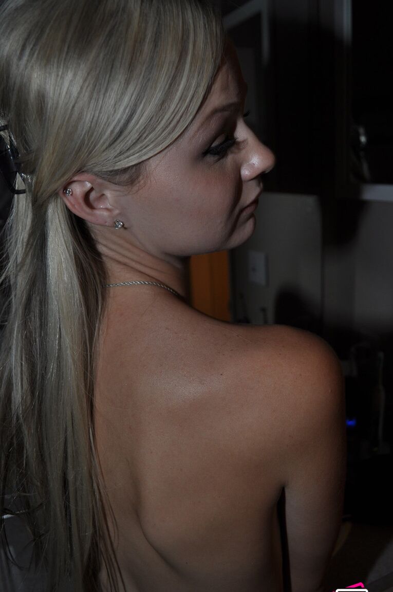 21P Photos porno Kelly un