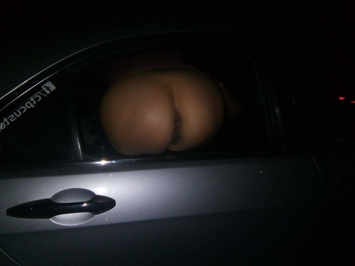 13P Amateur with a tasty cunt Minicsini shows her amazing ass on a car window
