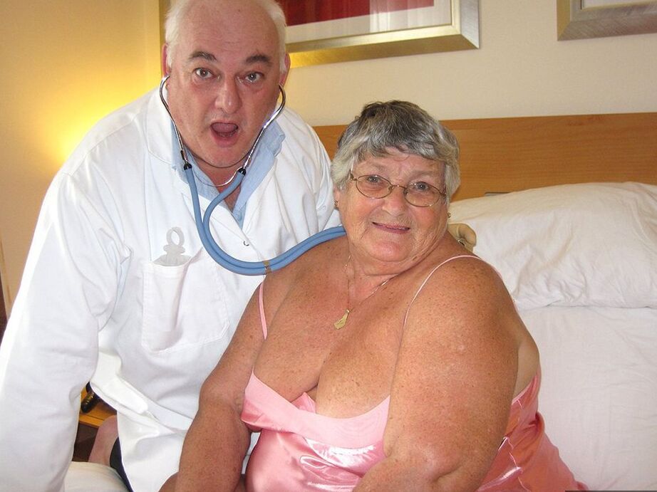 20P Vovó obesa, vovó Libby, tem relações sexuais com seu antigo médico em sua cama