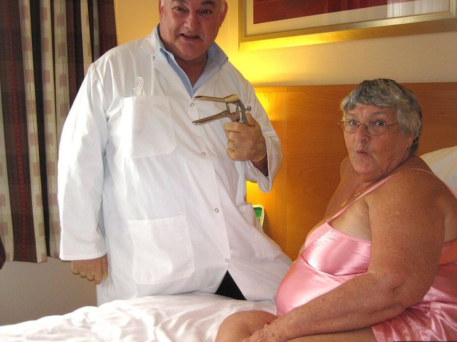 20P Vovó obesa, vovó Libby, tem relações sexuais com seu antigo médico em sua cama