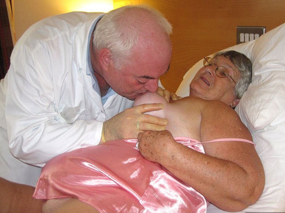 20P Vovó obesa, vovó Libby, tem relações sexuais com seu antigo médico em sua cama