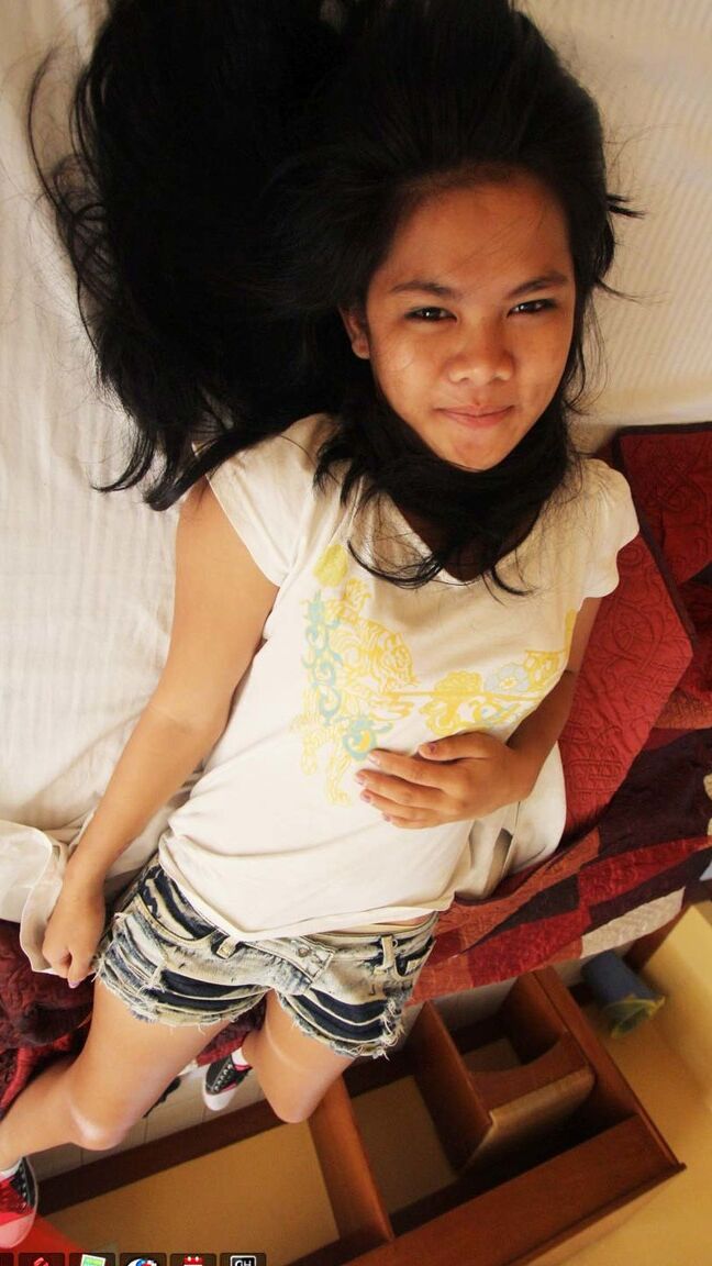 15P Follándose a una caliente filipina callejera con perfectas y turgentes tetas