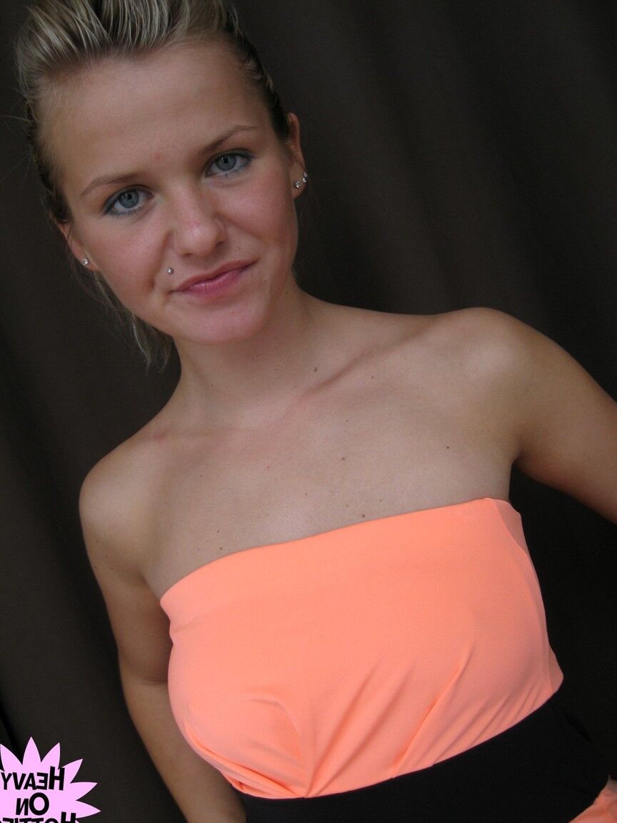 21P Blue-eyed babe with a tongue piercing Bella	gives POV head and gets facialed