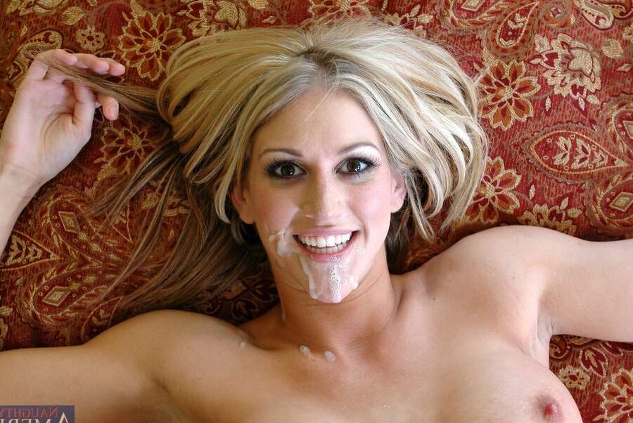 21P La superbe blonde Eve Laurence mange du sperme après une sodomie hardcore
