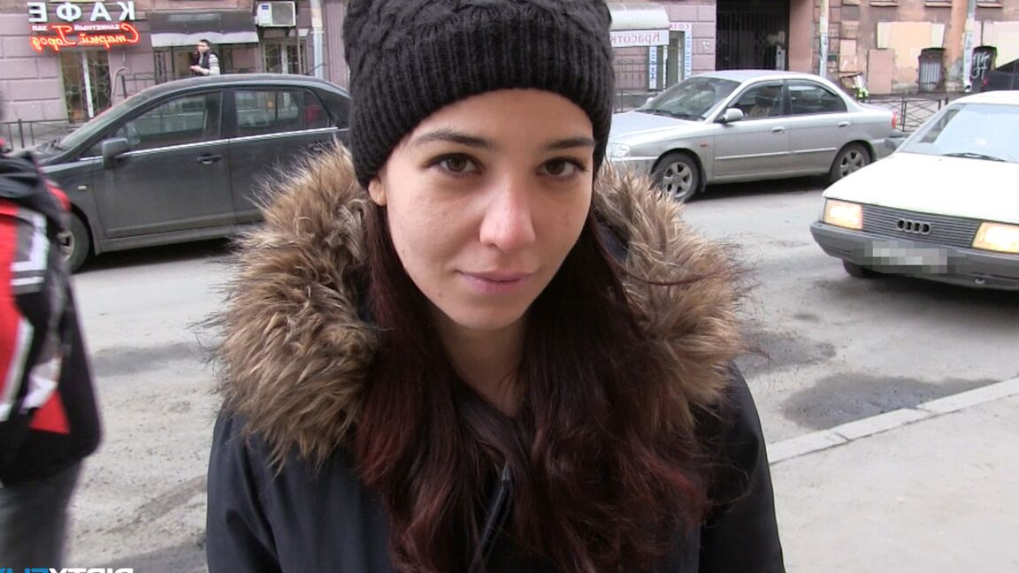 15P Jovencita se la mete por el culo mientras tiene sexo con su fotógrafo amateur