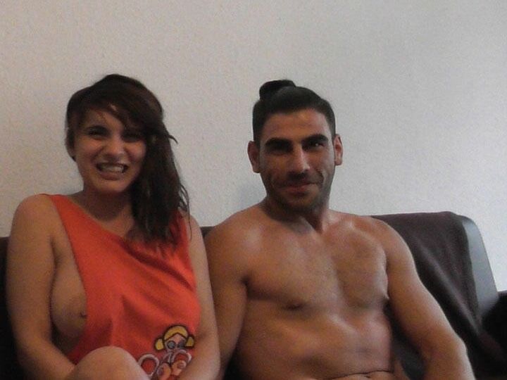 16P Garota amadora Bodo conclui sexo MMF com porra em seus seios naturais