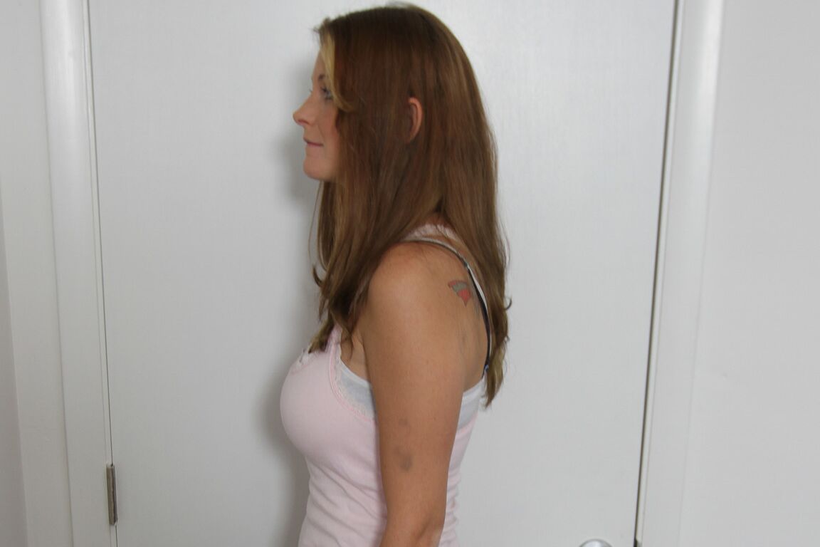 17P Amateur brunette strips to pose with bare natural tits in casting audition