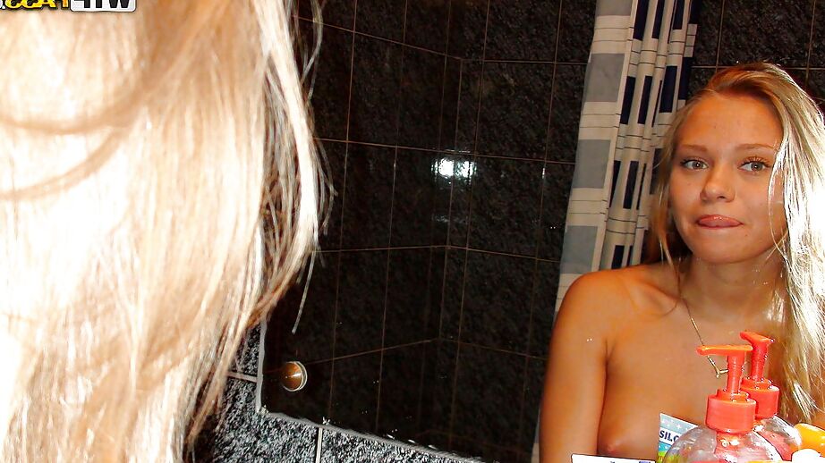12P Adolescente sexy lamida el coño y haciendo una mamada sensual