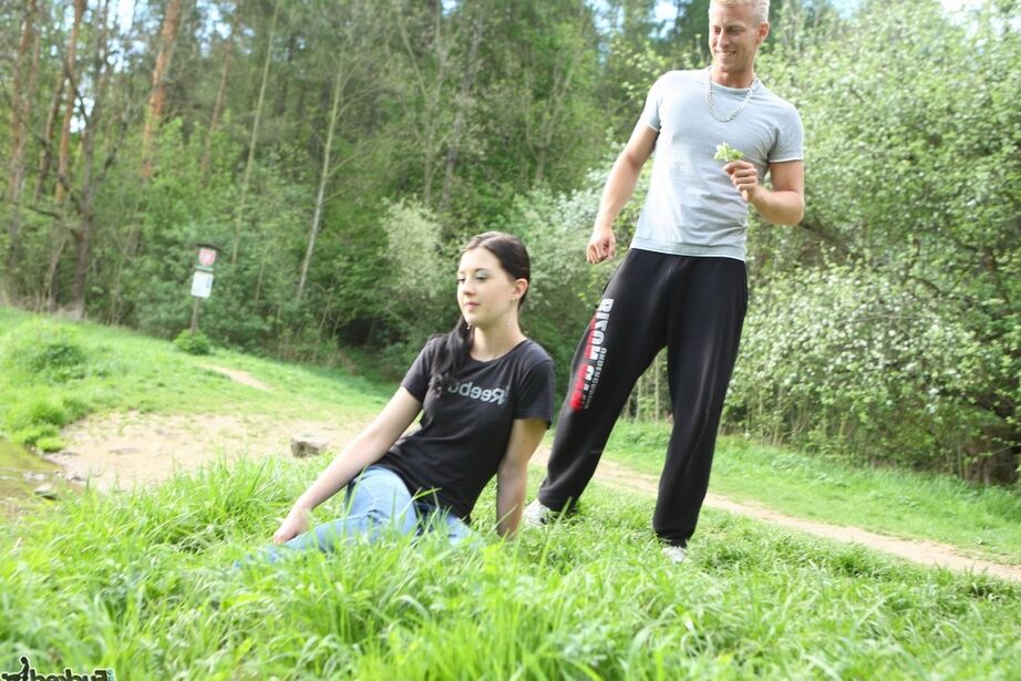 16P Brunette amateur finally gives in an fucks her new boyfriend in the forest