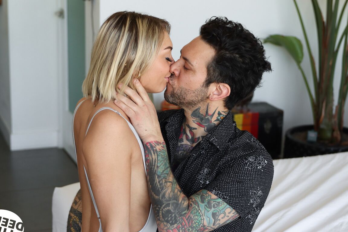 21P Deep Lush Chloe Temple, Small Hands