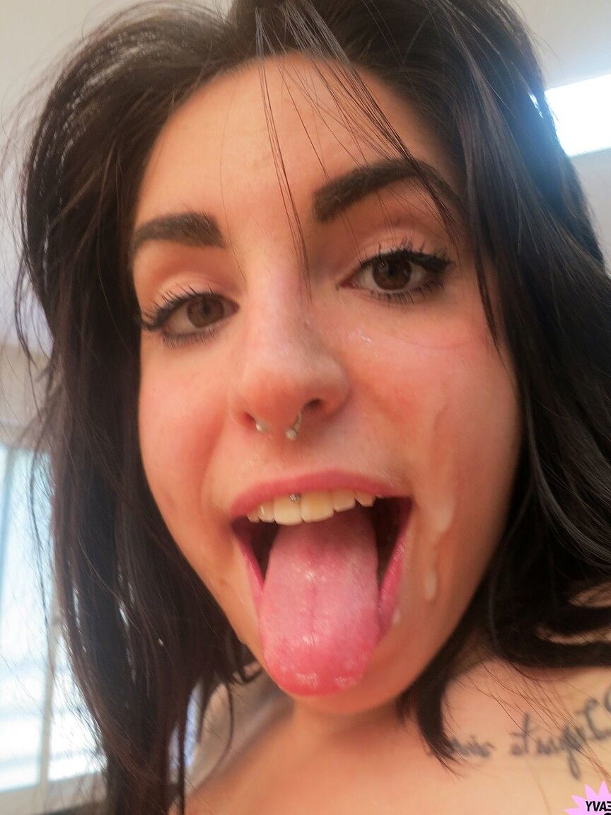16P Pesado em gatas Barely Legal Cum Guzzling Cutie