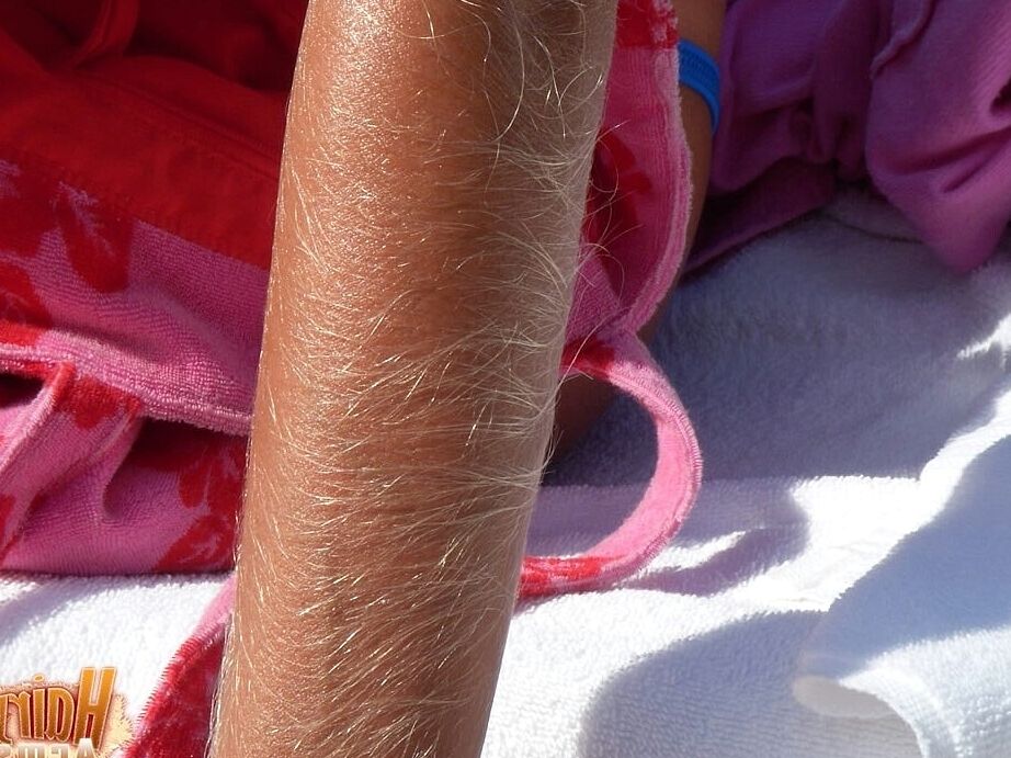 21P Hairy Arms Lori Anderson