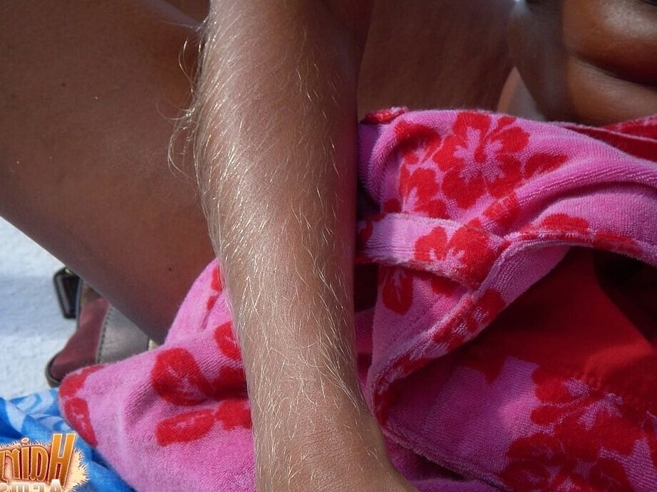 21P Hairy Arms Lori Anderson
