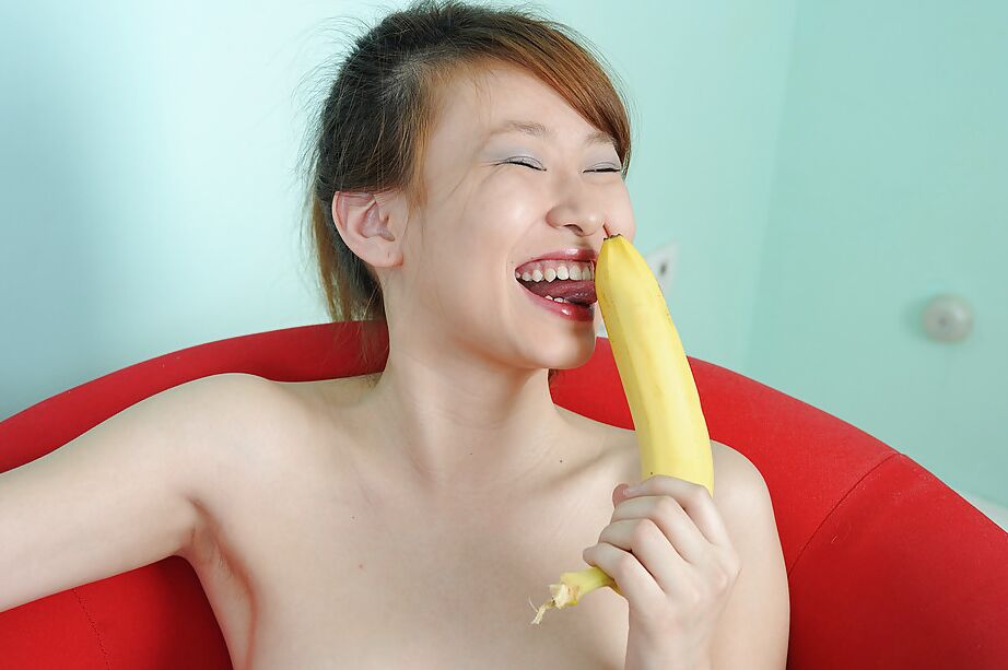 16P Asian first timer Irena gets drunk and flashes bald cunt before passing out