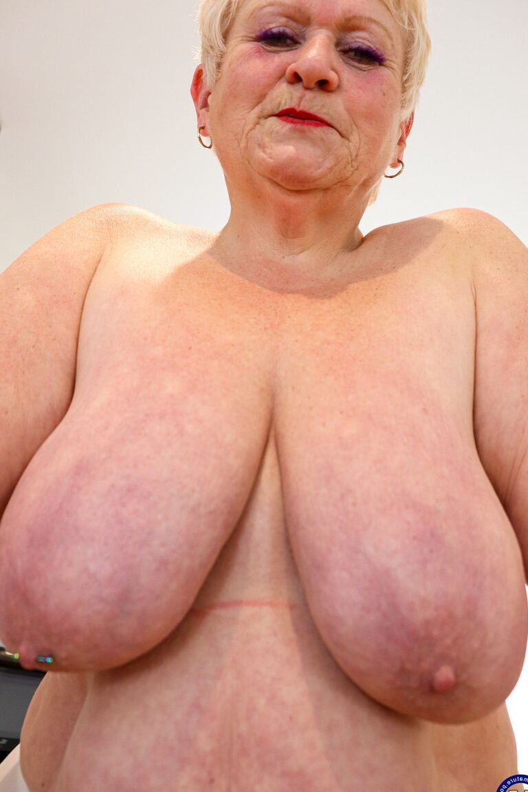 21P Mature NL Chris Cobalt, Juicy Joolz
