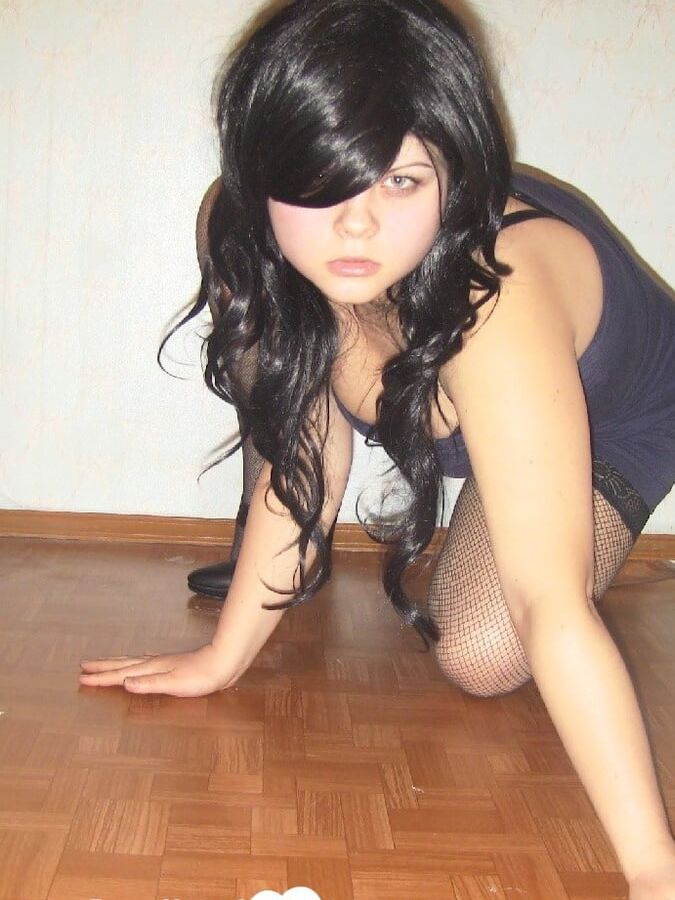 21P Gordita amateur muestra sus pezones hinchados