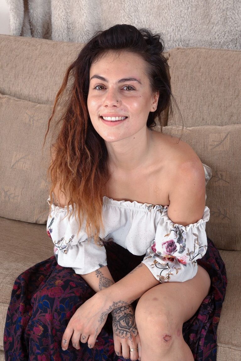 21P Tatted amadora Doce Mary Jane expõe