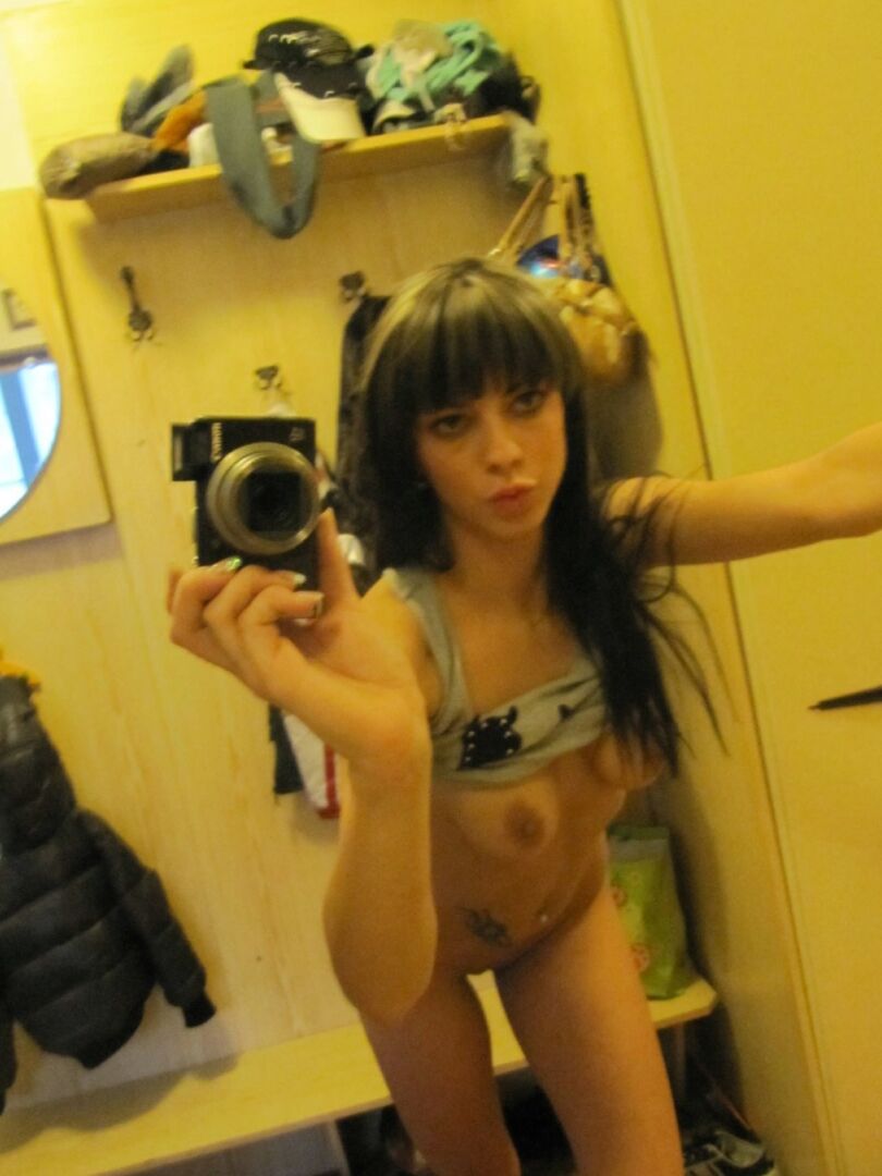 18P Amateur Mellie Swan shows her tits & twat while filming herself in the mirror