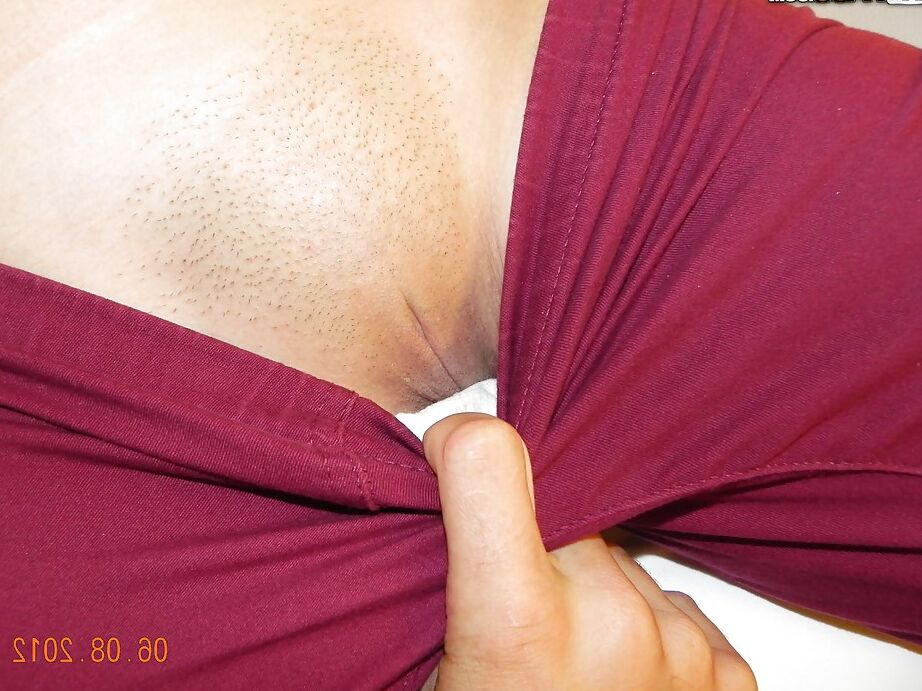 16P Novia elegante de tetas naturales prefiere masturbarse y abrirse el coño