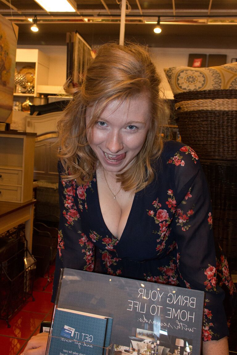 11P Teen girlfriend Irelynn Dunham displays her natural curves in public