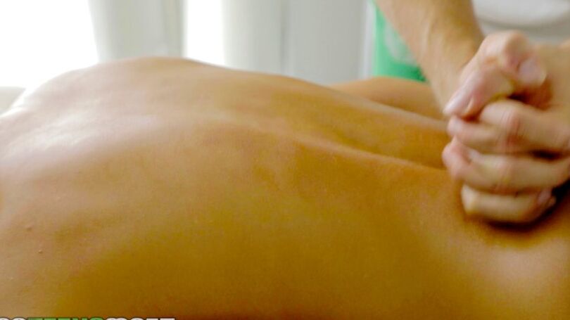 16P Escena de sexo duro con la maravillosa amateur Carre follando