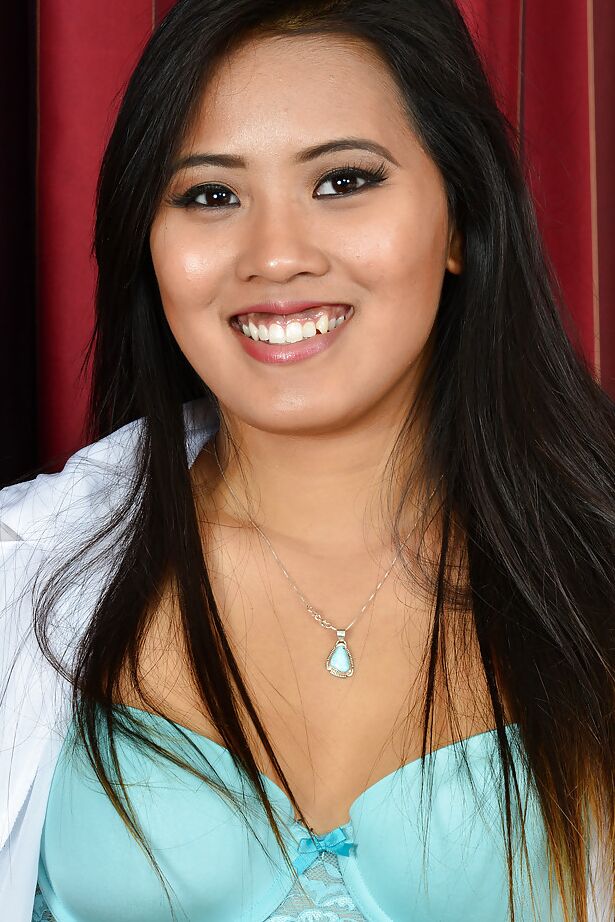 16P Amateur Asian Addison Avery slowly undressing and posing in close-up