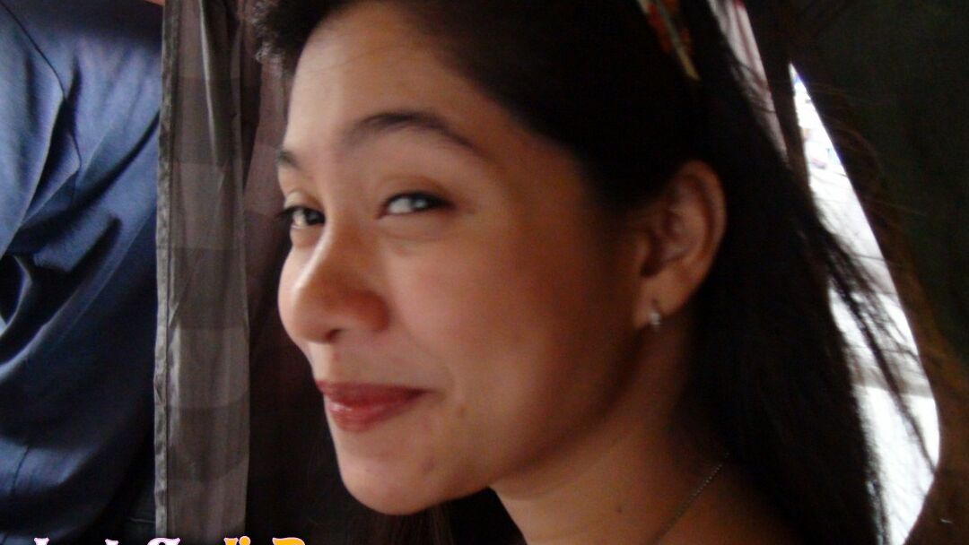 15P La joven filipina Sheree da placer a la polla sin cortar de un extranjero al estilo POV