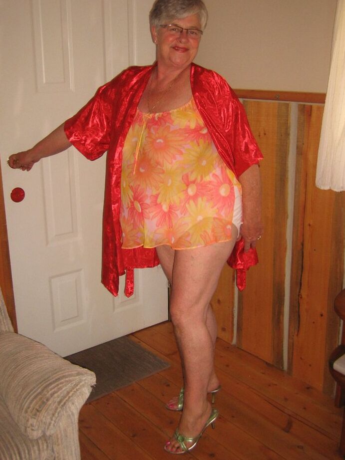 20P Obese granny Girdle Goddess wakes up from a nap and precedes to strip naked