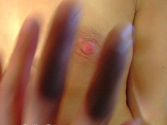 Die 16P lustvolle Amateurin Misty Mills gibt einen leidenschaftlichen Blowjob und wird hart gevögelt